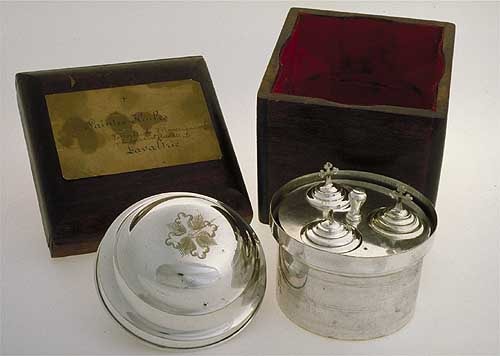 ampoules aux saintes-huiles, coffret et boîtier