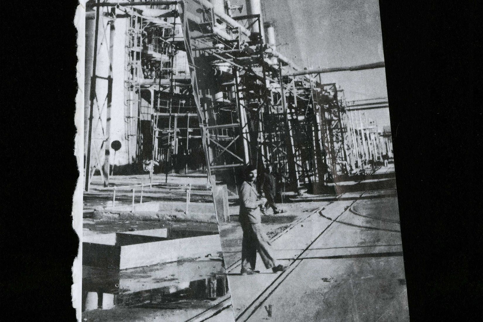 Anahita Norouzi, à partir d’une page de magazine d’archives, auteur et date inconnus. Numérisation par l’artiste. /// Anahita Norouzi, from an archival magazine page, author and date unknown. Digitized by the artist.