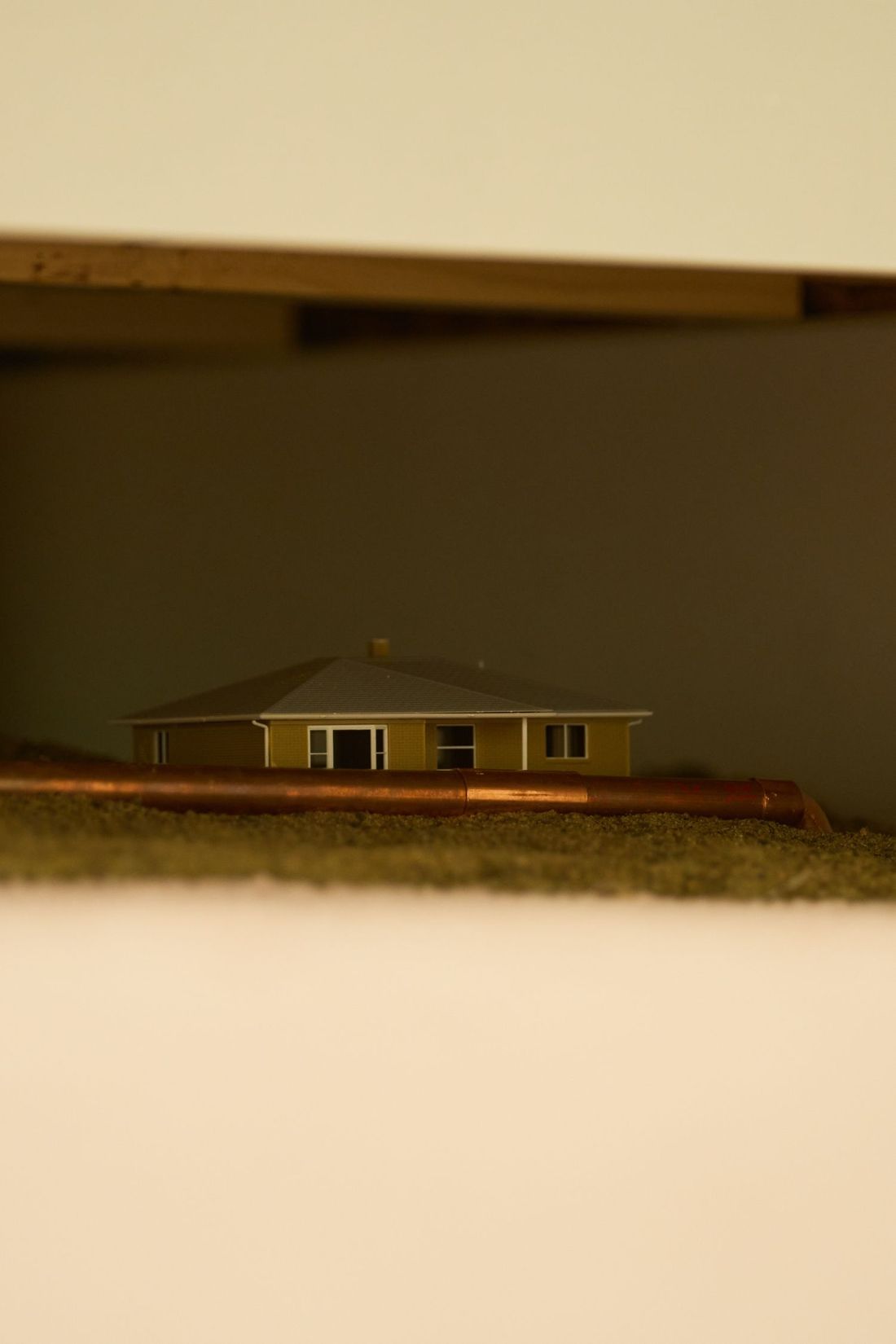 Vue de l'exposition <i>Patrick Bérubé. Ce(pendant)</i> au Musée d'art de Joliette, 2026. Photo : Romain Guilbault /// View of the exhibition <i>Patrick Bérubé. Ce(pendant)</i> at the Musée d'art de Joliette, 2026. Photo: Romain Guilbault