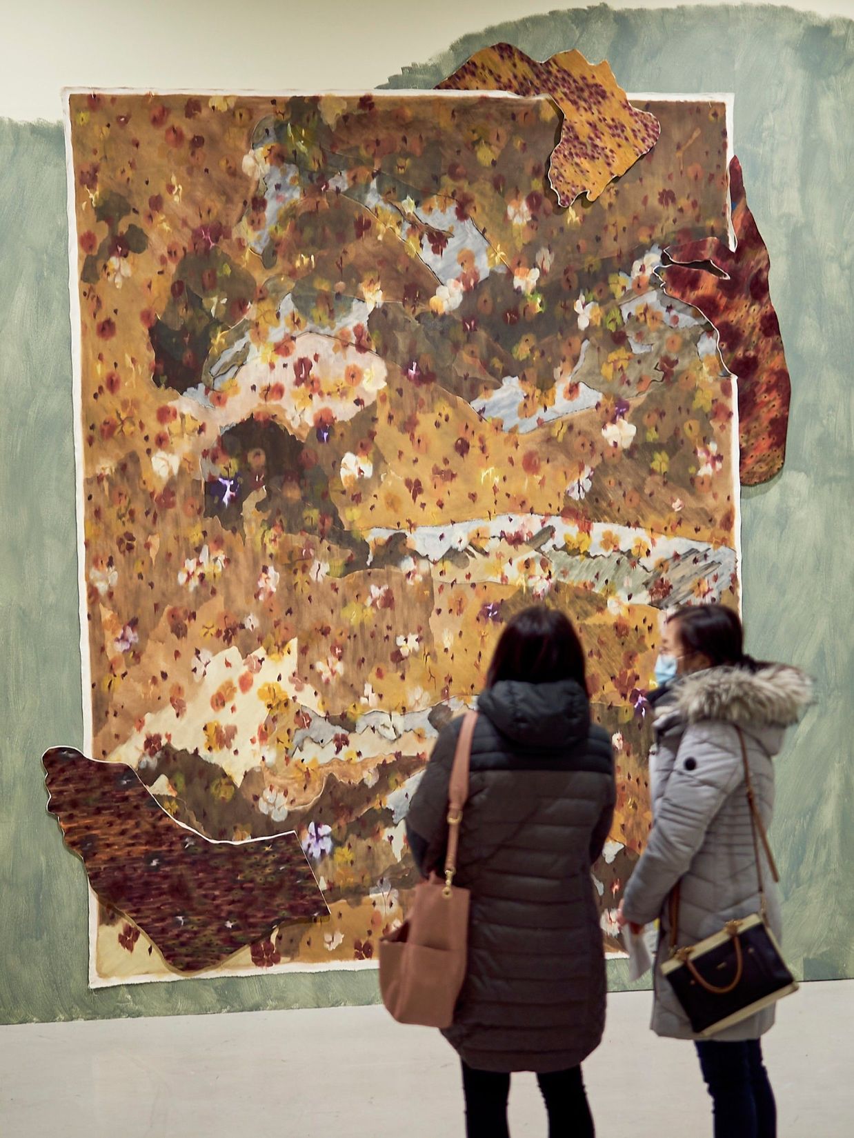 Vue de l’exposition de Derek Liddington, <i>Les arbres sanglotent, la montagne tranquille, les corps rouillent</i>, 2022, au Musée d’art de Joliette. Photos : Romain Guilbault