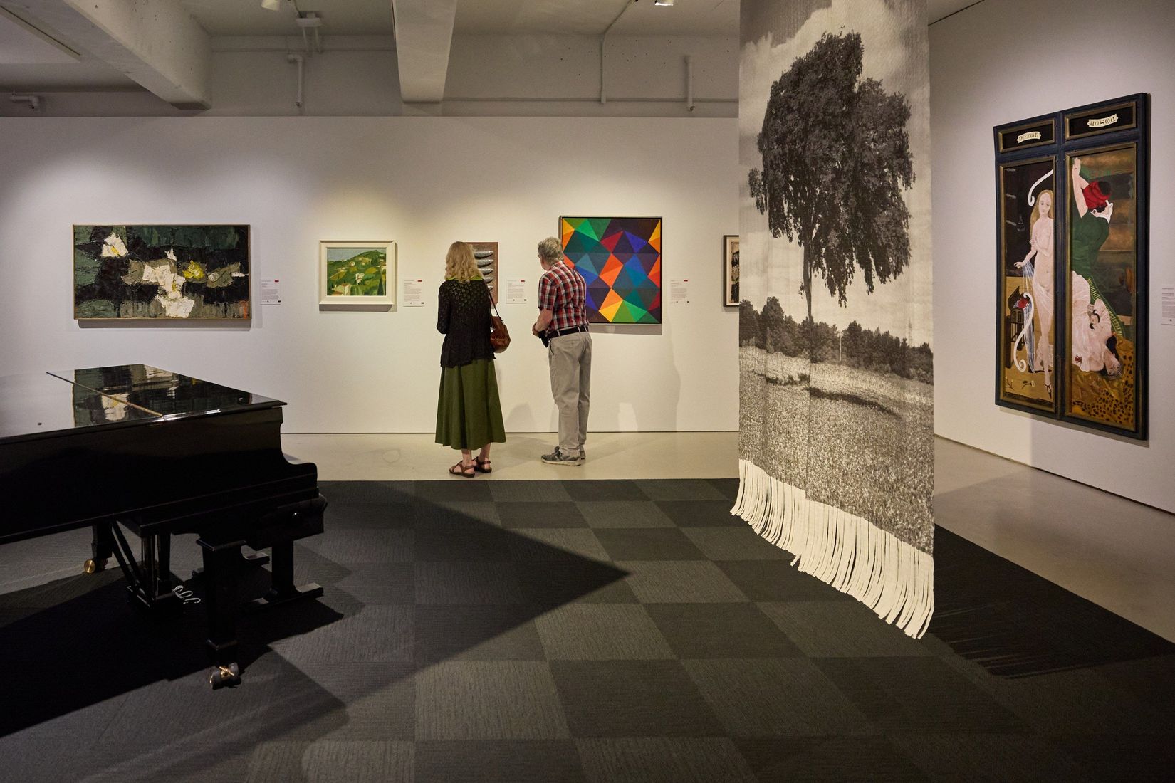 Vue de l'exposition <i>Actions collectives : Regards féministes sur la collection</i>, 2025. Photo : Empire Photo Underground