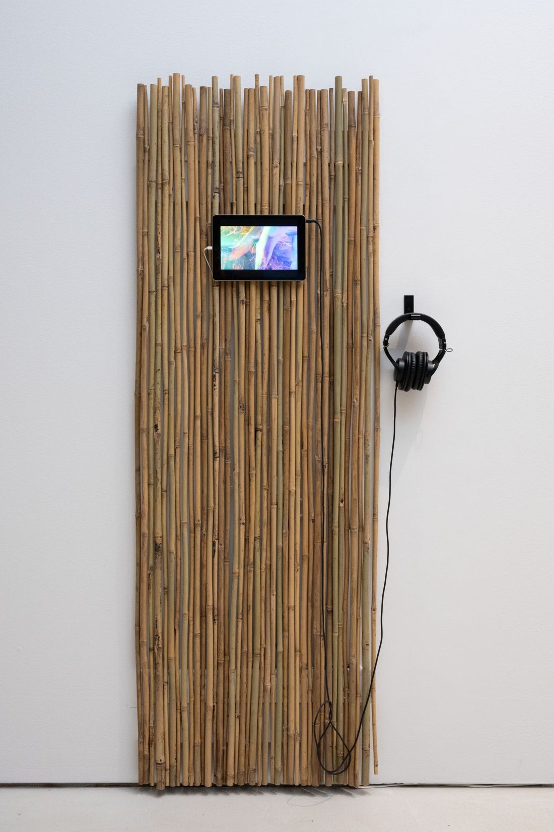 Anna Ehrenstein, Sunny Pfalzer, Lucy Tomasino et Alexa Evangelista, <i>Cripto Sirenas</i>. Photo : Paul Litherland /// Anna Ehrenstein, Sunny Pfalzer, Lucy Tomasino and Alexa Evangelista, <i>Cripto Sirenas</i>. Photo: Paul Litherland